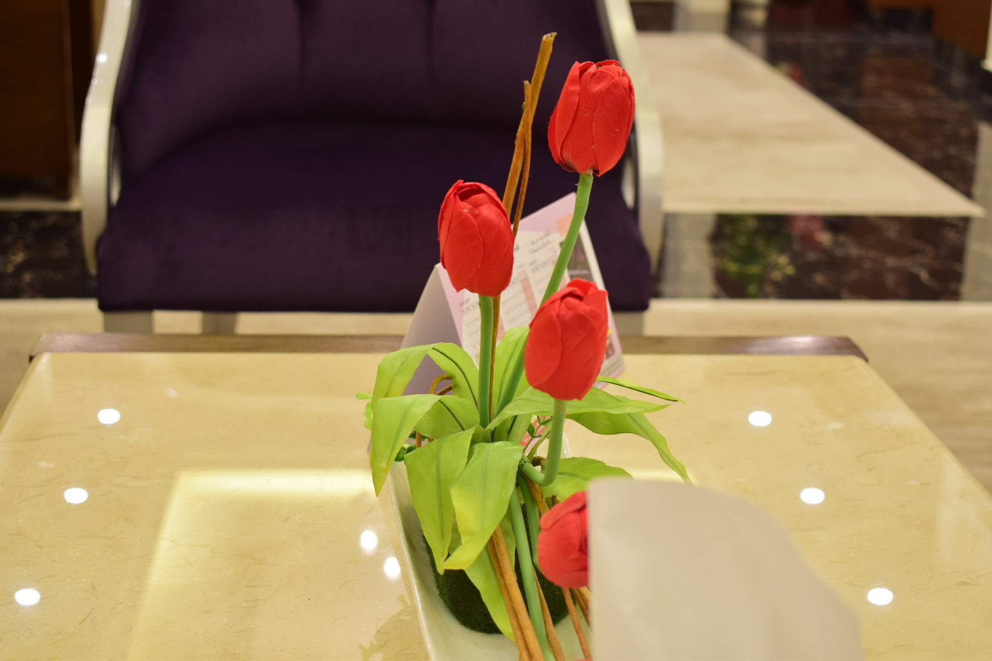Lavona Hotel Дамам Екстериор снимка