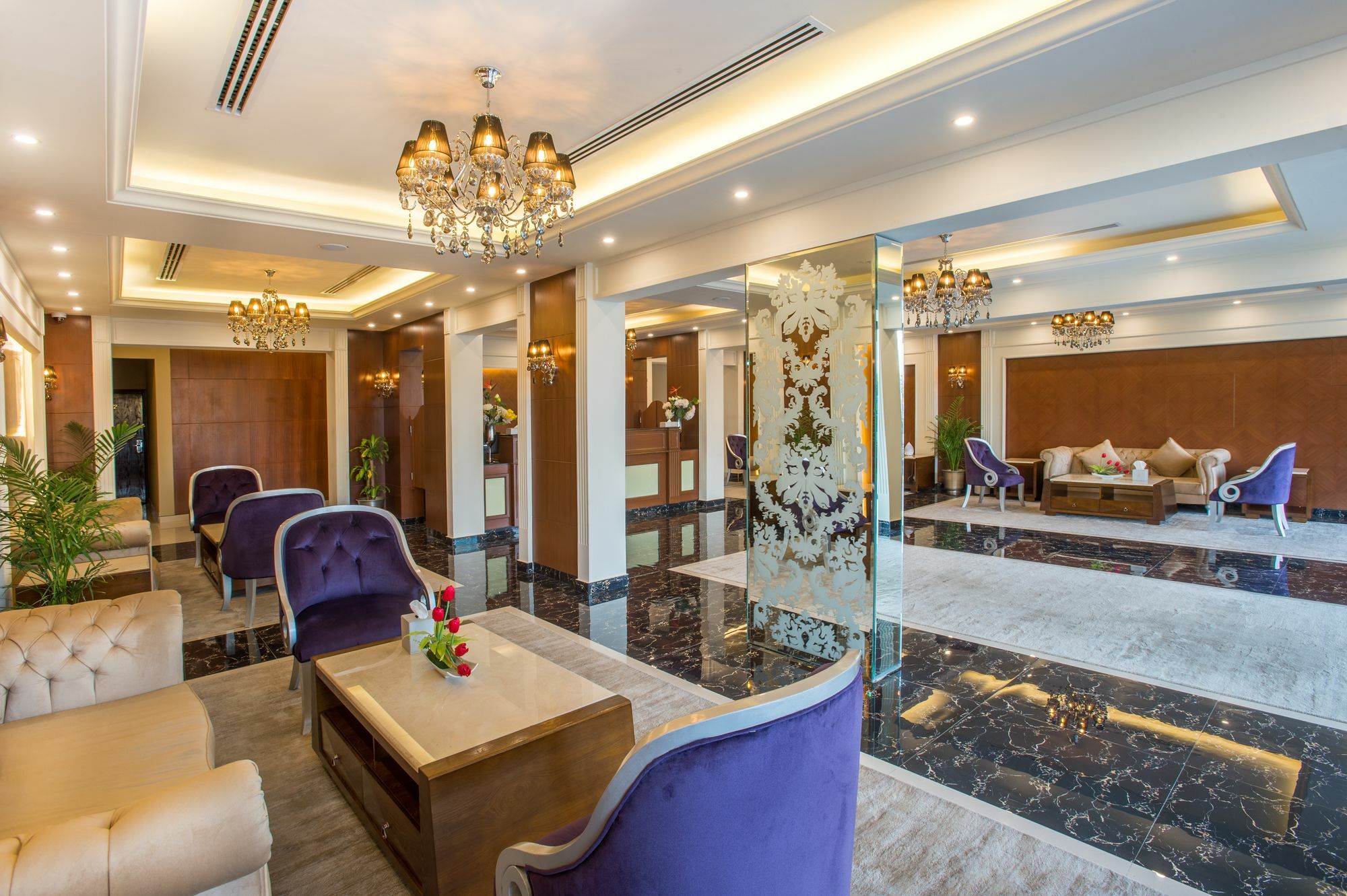 Lavona Hotel Дамам Екстериор снимка