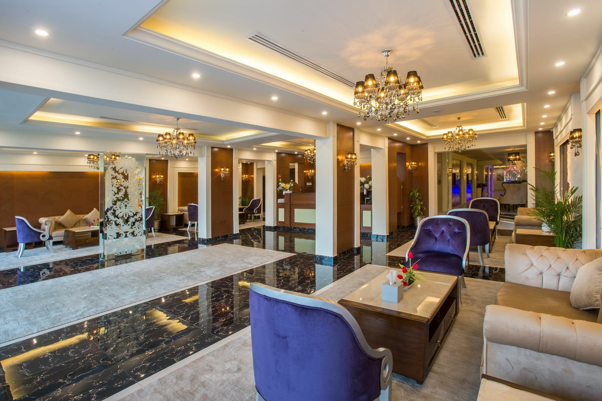 Lavona Hotel Дамам Екстериор снимка