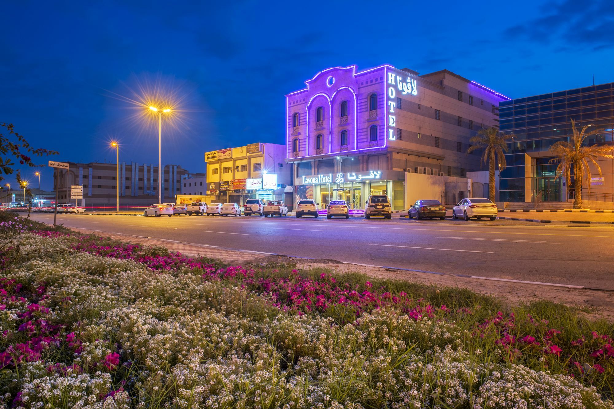 Lavona Hotel Дамам Екстериор снимка